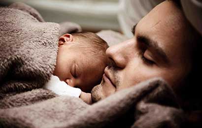 Tra incredulità e paura nasce un papà