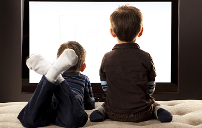 Bambini e televisione: giusto o sbagliato?