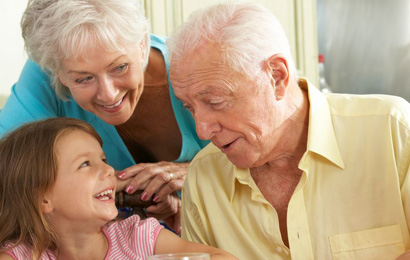 un’amicizia speciale quella fra nonni e nipoti