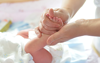 Un cammino di rispetto e libertà col massaggio infantile